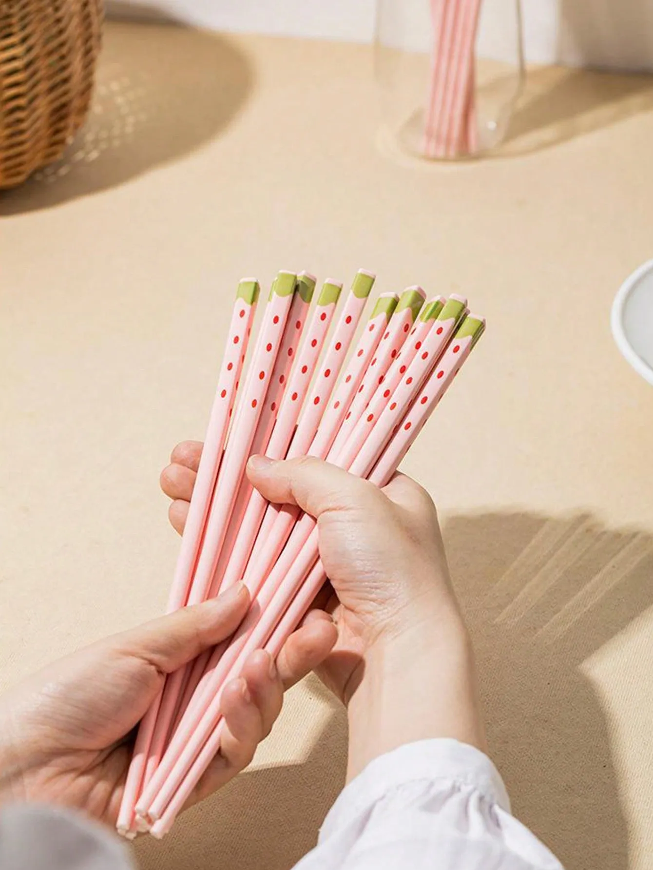 5pcs Cute Cartoon Strawberry Ceramic Chopsticks, Non-Slip, Durable, And Mold Resistant