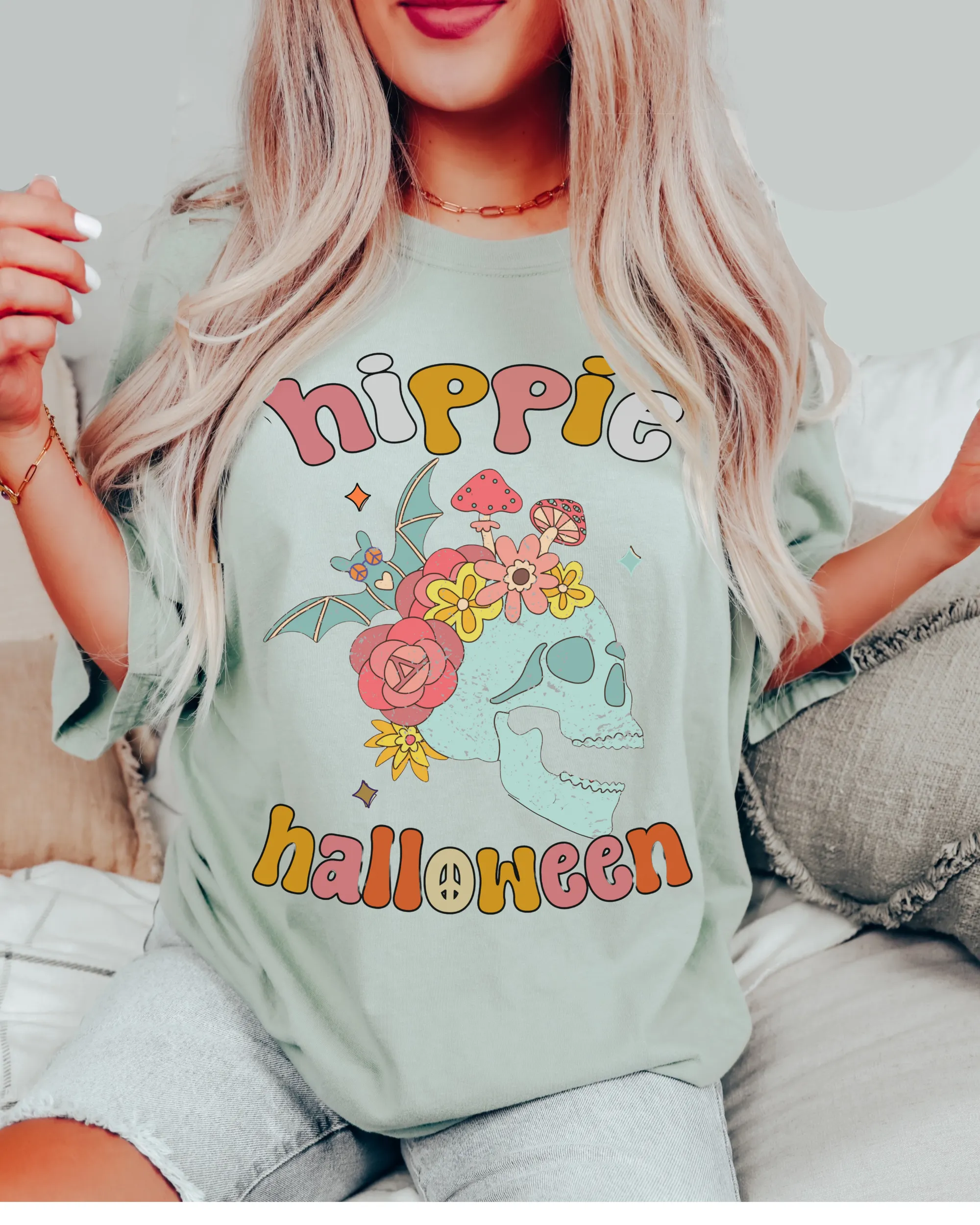 Hippie Halloween Comfort Colors® Funny Retro Skull Design T-Shirt, Women's Fall Colors T-Shirt