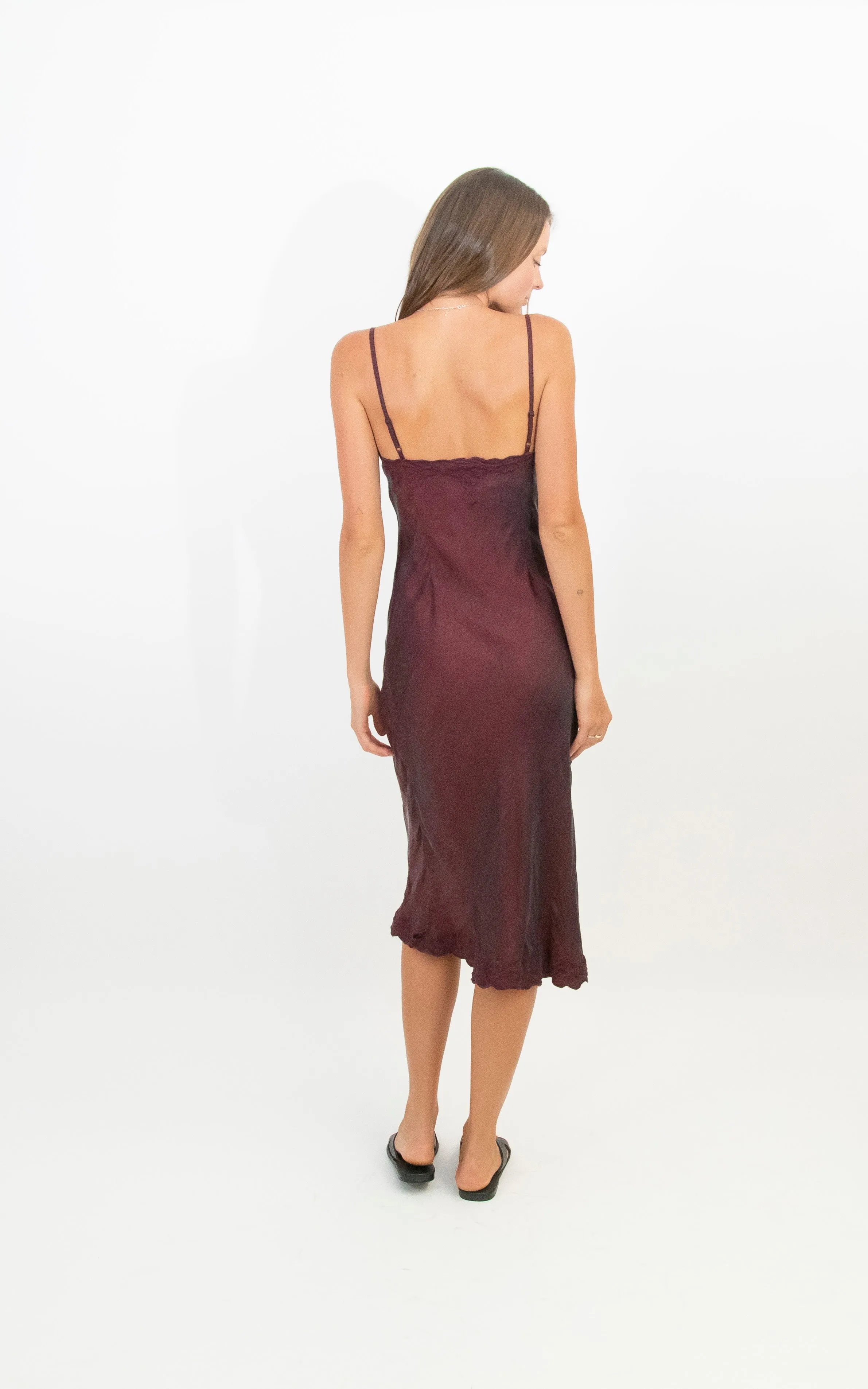 MARILYN LUXE SILK DRESS - BORDEAUX