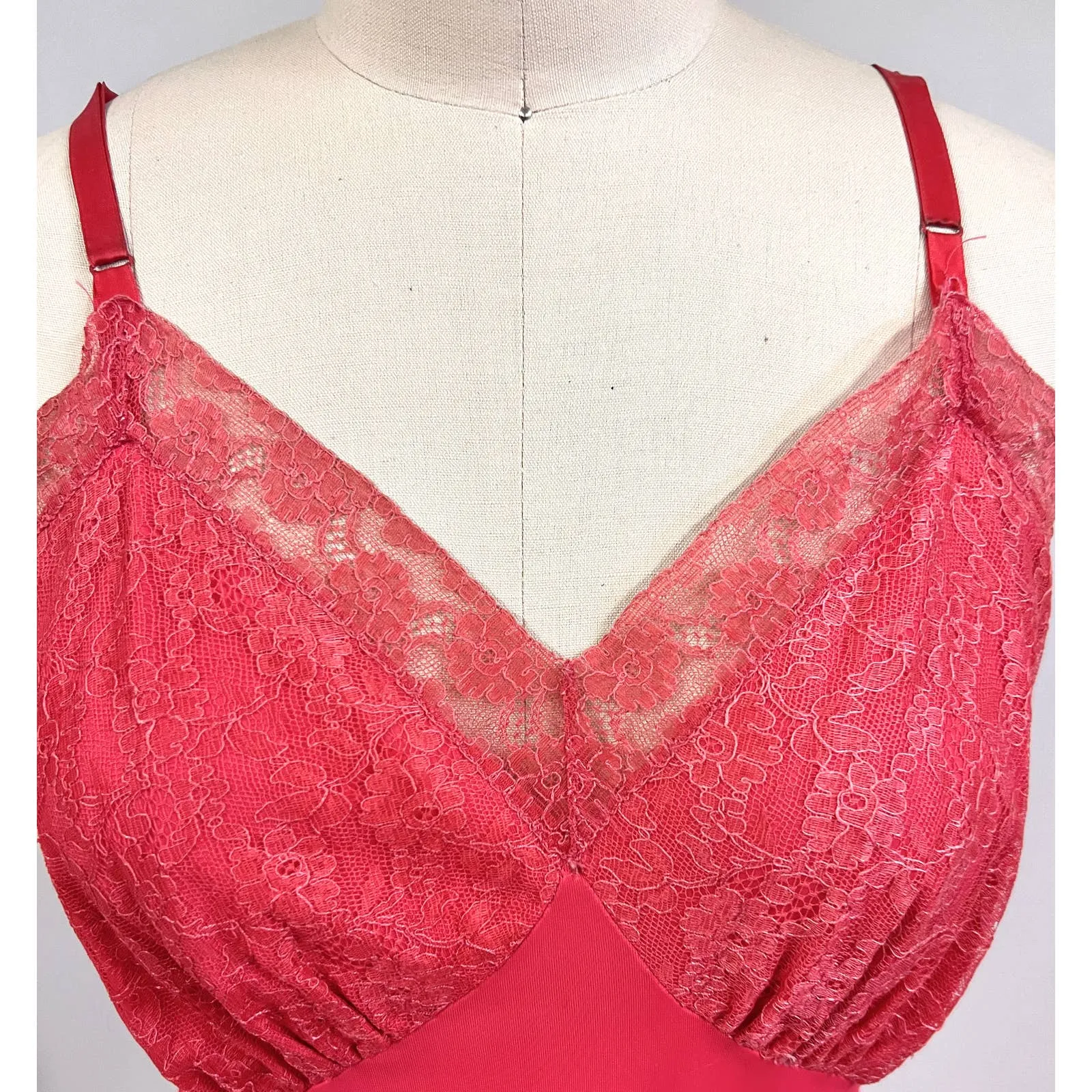 Vintage Luxite Holeproof Full Slip Warm Rosy Pink Lace Pleats Sz 36