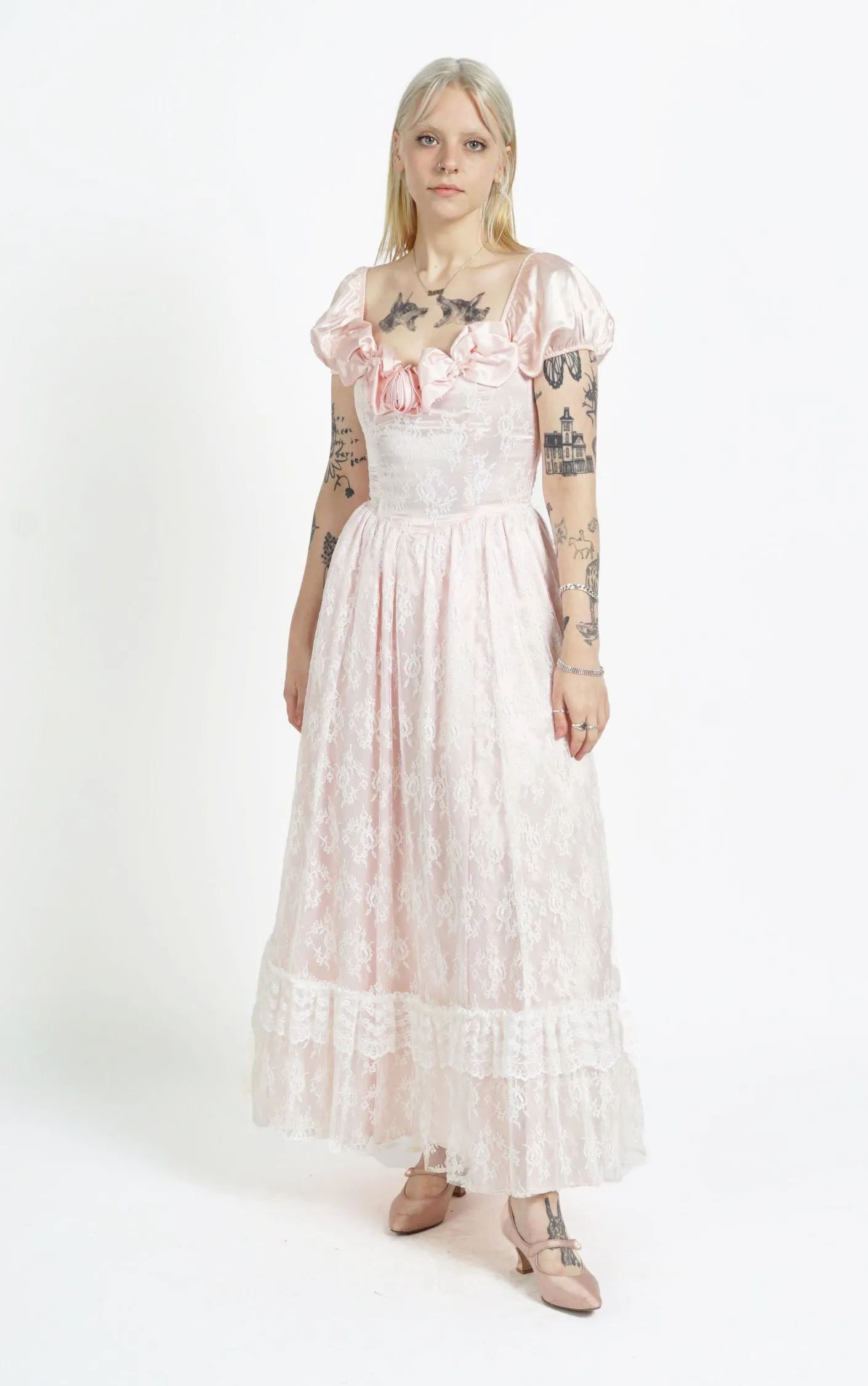 VINTAGE Victorian Pink Lace Puff Sleeve Ruffled Ball Gown Dress