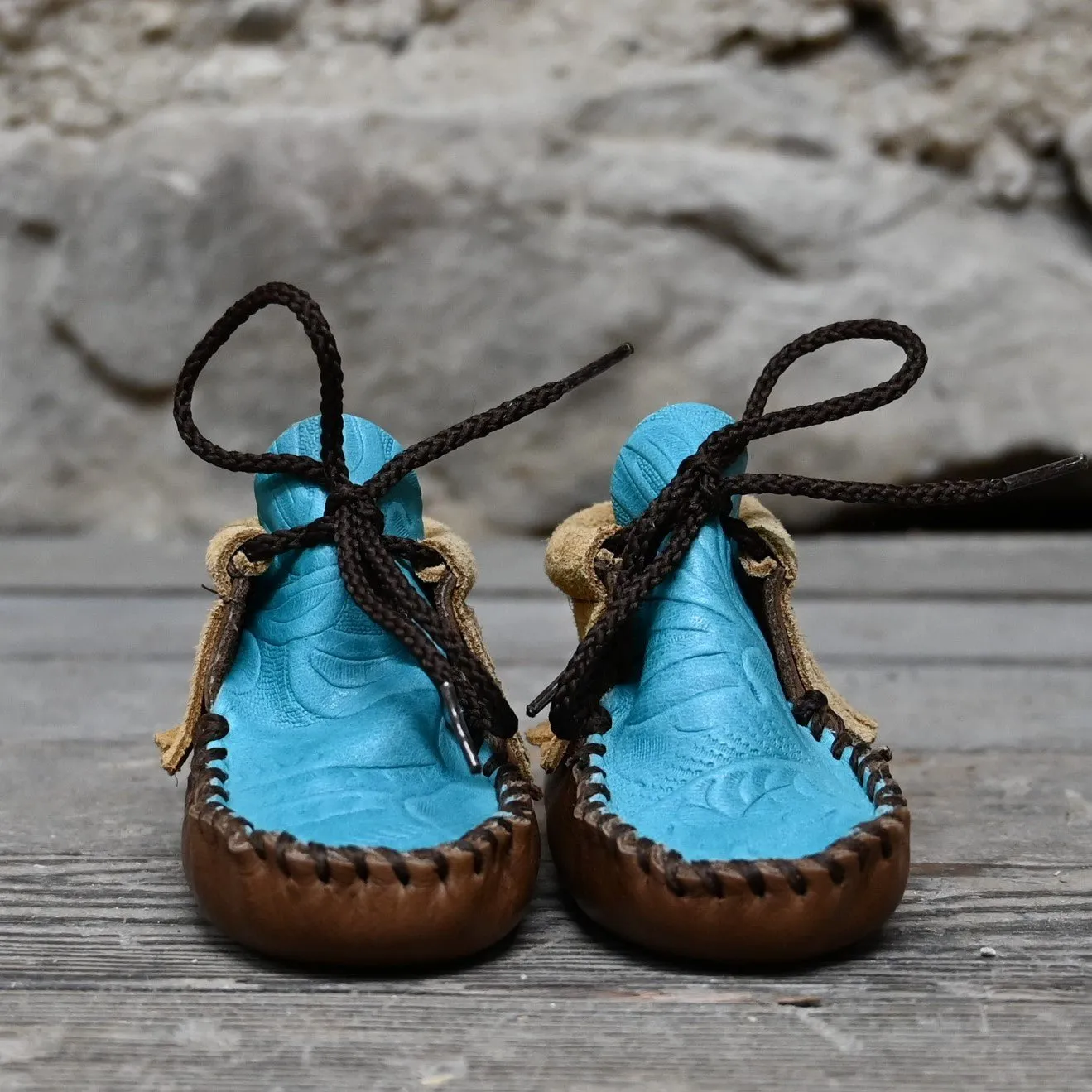 Wapsi "Buckaroo"in Two Toned Tan Leather and Turquoise